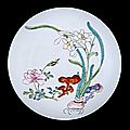 Plat à décor floral, Chine, Règne de Yongzheng (1723-1735), Paris, musée Guimet - musée national des Arts asiatiques.