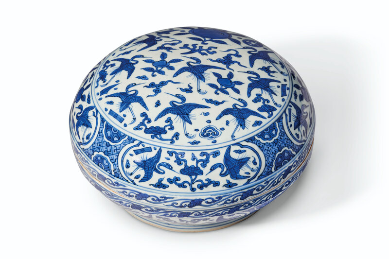 A blue and white circular box and cover, Wanli six-character mark in underglaze blue within a double circle and of the period (1573-1619)