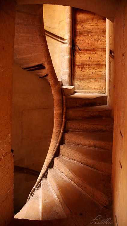 Escaliercadre_11_23_05_6500
