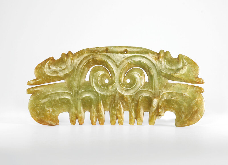2017_HGK_16069_2704_001(a_very_rare_green_jade_toothed_animal_mask_ornament_late_hongshan_cult)