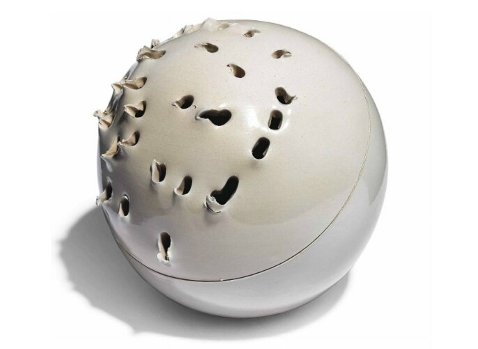 Lucio Fontana (1899-1968), Concetto spaziale, ceramica