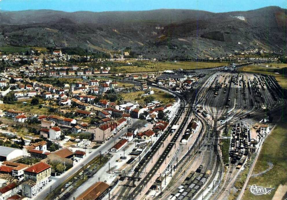 La Gare D'Amberieu-en- Bugey, Puis St Rambert-en-bugey Sur La Ligne Des ...