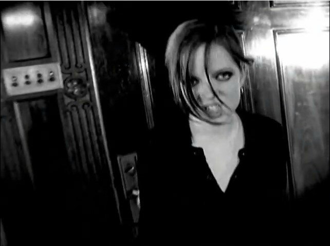 Garbage i m paranoid. Garbage - bleed like me (2005). garbage queer. garbage bleed like me.