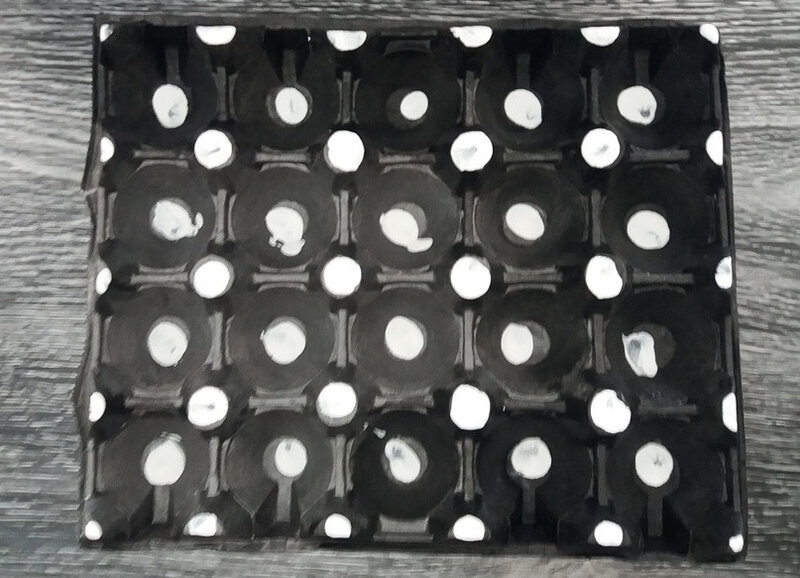 325-Noir et blanc-Boîtes à oeufs (20)