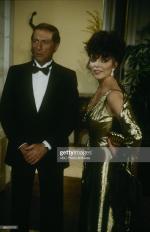 William_Travilla-dress_gold-inspiration-joan_collins-1982-dynasty-2-4