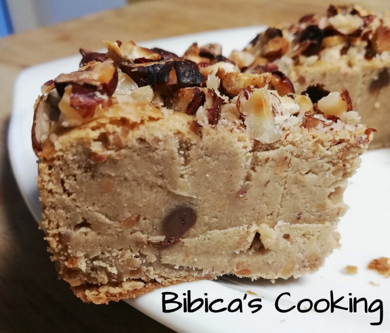 Blondie vegan aux haricots blancs et à la noisette coupe