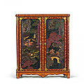 Armoire à portes à panneaux de laque de chine incrustés de pierres de lard. attribué à adrien faizelot delorme (1722-1791) 