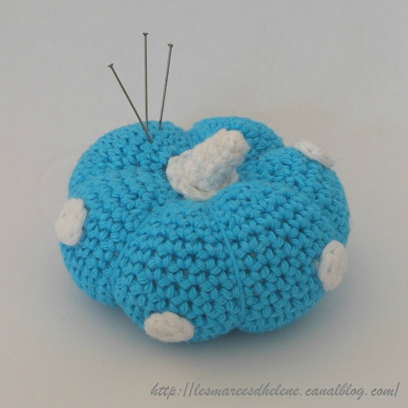 Pique-aiguille bleu - Crochet 2014