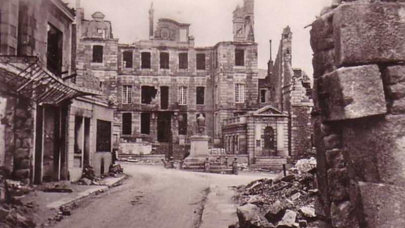 vire-mairie-1944