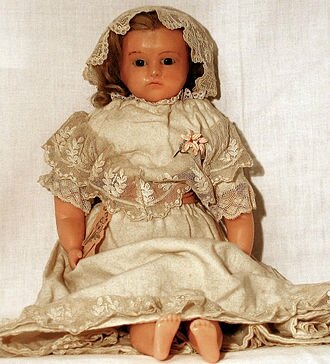 Pierotti_wax_doll_from_Frederic_Aldis,_London,_01,_sitting_doll,_vested