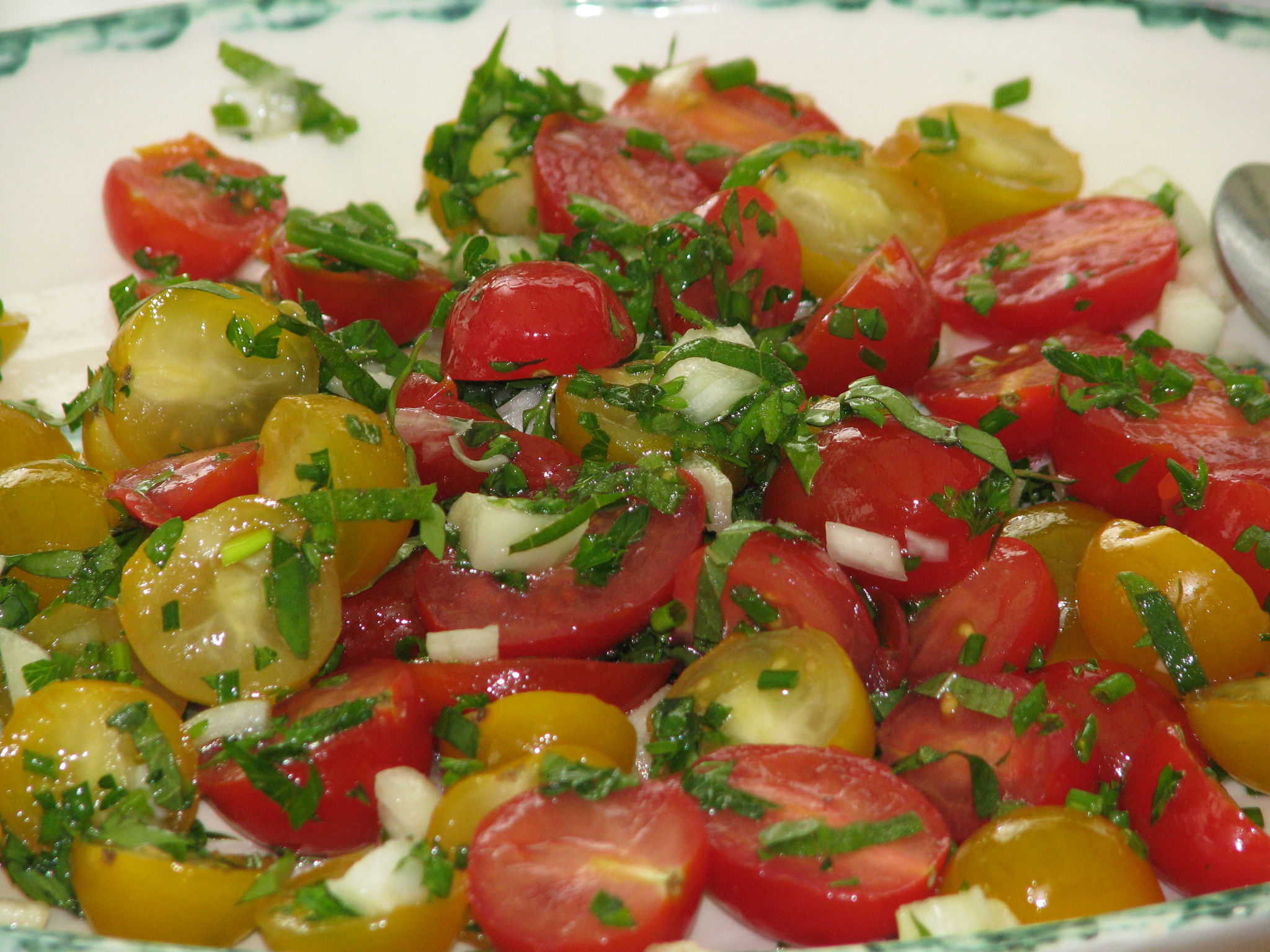 Salade De Tomates Cerises Marinées Aux Herbes - La Cuisine Et Les ...