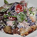 Salade verte, vitelottes et oeufs mollets