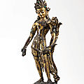 Rare et importante statue de padmapani en bronze doré, népal, début de l'époque malla, xiiieme-xiveme siecle