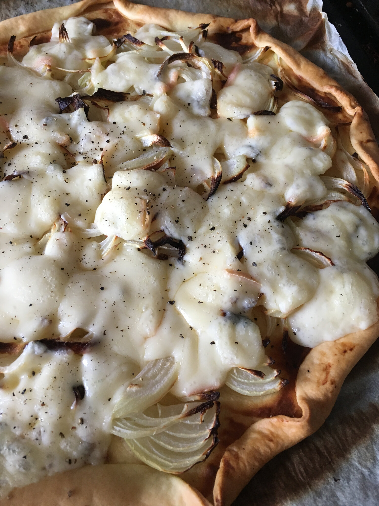 Tarte Rustique Oignons Raclette Et Moutarde Les Recettes