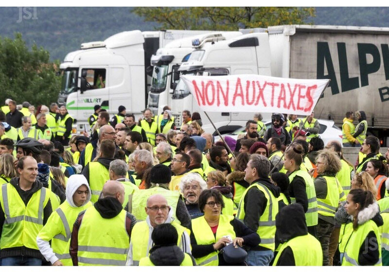 287-000-manifestants-ont-ete-comptabilises-samedi-par-le-ministere-de-l-interieur-photo-raymond-roig-afp-1542523186