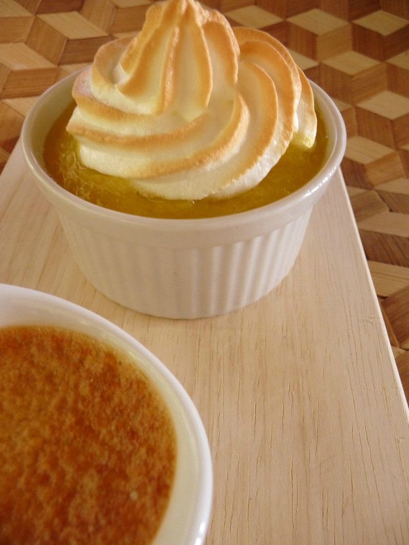 Compote meringuée mangueananas et sa mousse au lait de coco. Les