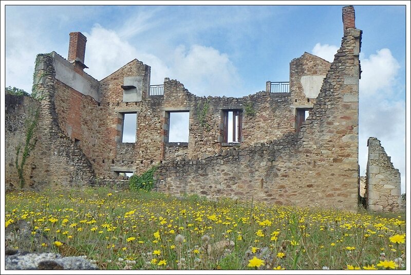 Oradour 120814 9 maison fleurs