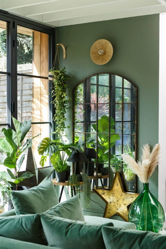 green-sitting-room-plants-mirror-nordroom-1001x1500