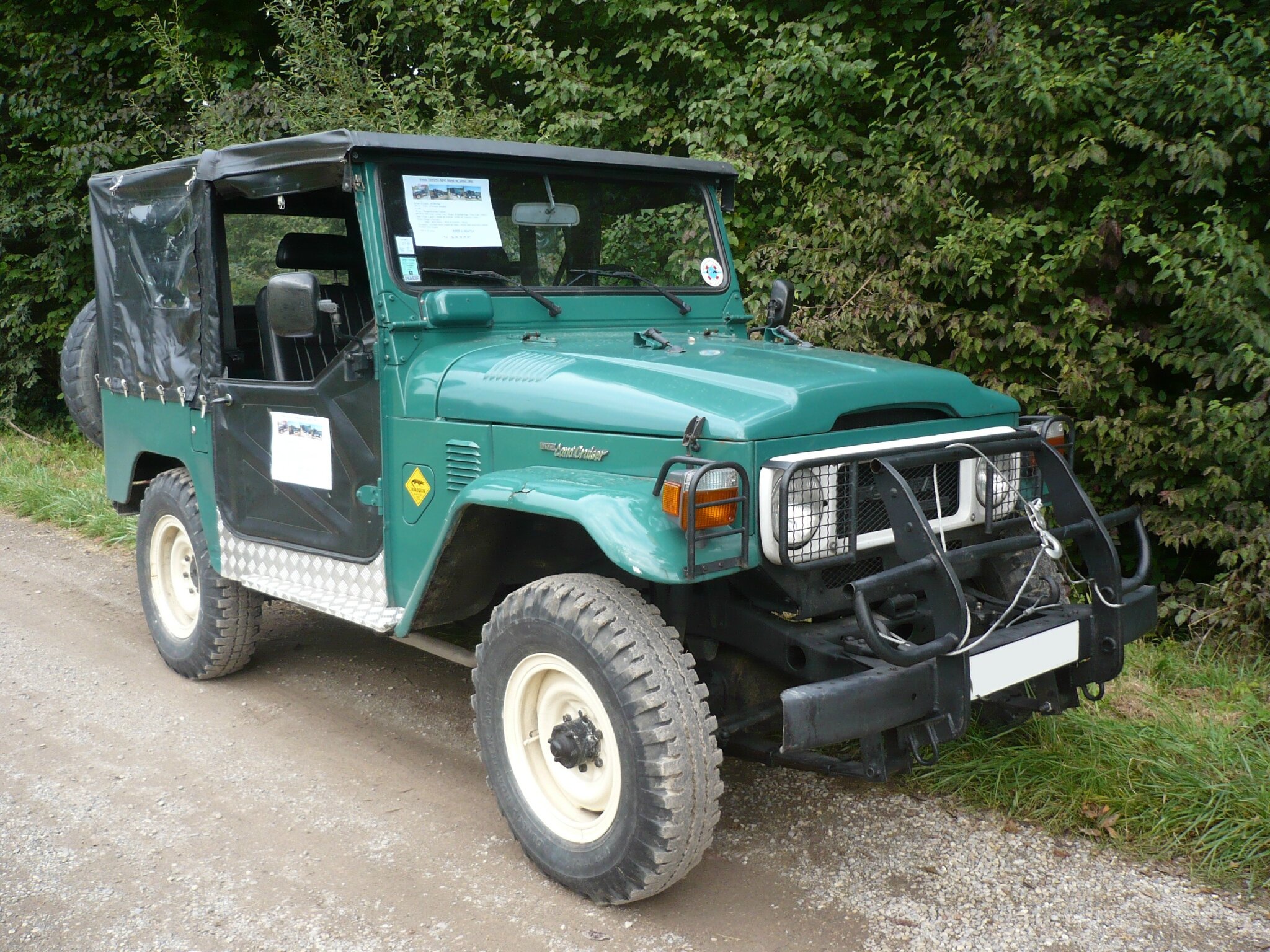 Автомобиль bj 40