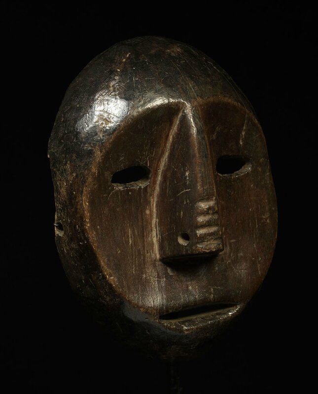 Ancien et puissant masque anthropomorphe, Aire stylistique de l’Ubangui, peuples N’gbaka et voisins
