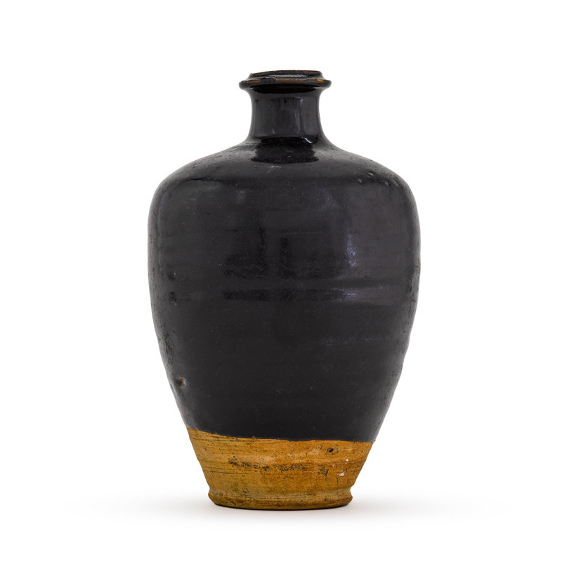A black-glazed vase, Song dynasty