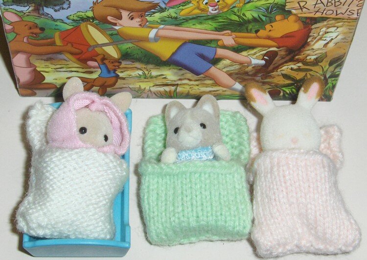 Des Sacs De Couchages Au Tricot Pour Bebes Et Enfants Sylvanians Avec Explications Les Petits Mondes De Mamieminette