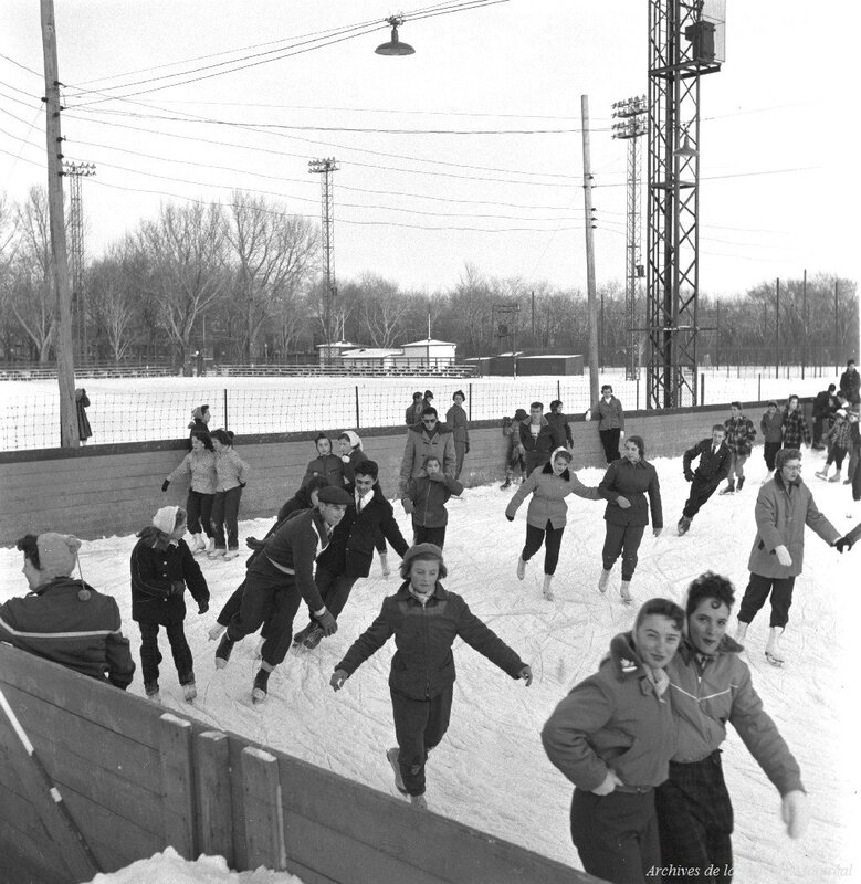1955 Patinage au parc La Fontaine, Archives de la Ville de Montréal,VM105-Y-3-063-04