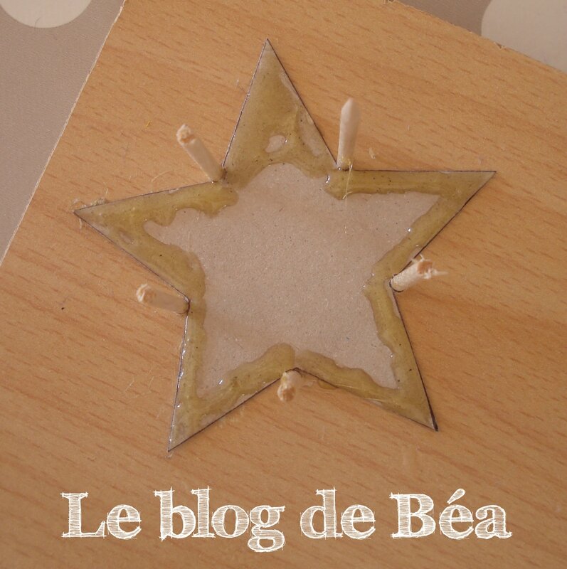 DIY étoile3D en carton d'emballage récupéré