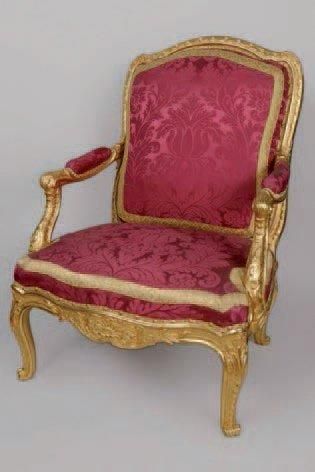 Louis XV fauteuils soar to $225,000 at Nye & Co. auction