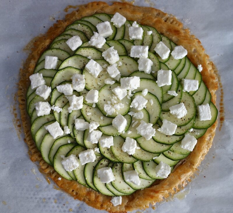 tarte feuilletée courgette-féta-basilic
