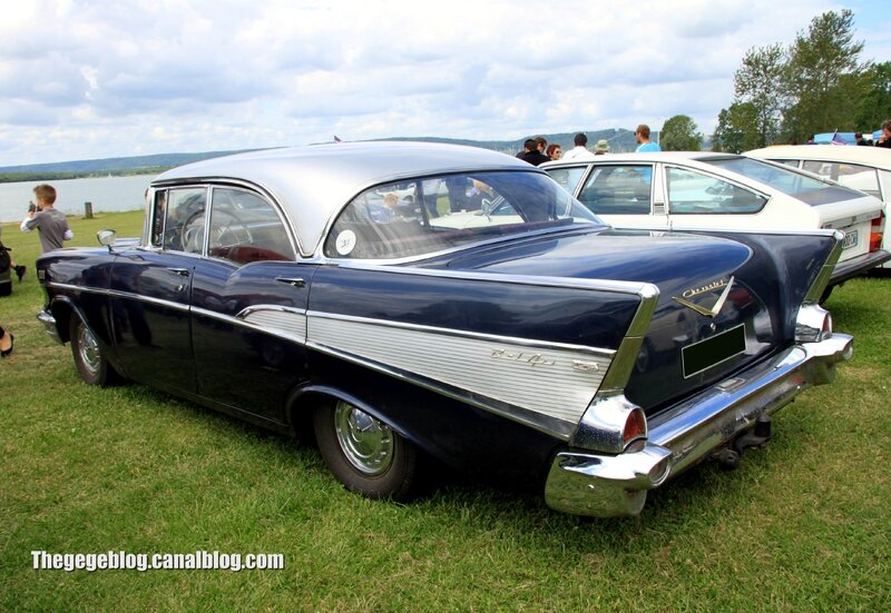 Chevrolet bel-air sedan 4 portes de 1957 (Retro Meus Auto Madine 2012) 02