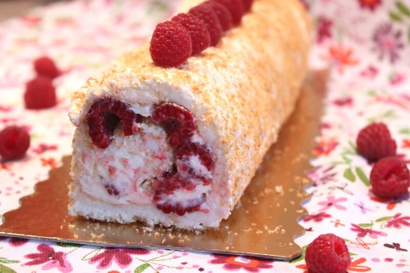 Buche Meringuee A La Noix De Coco Et Framboises Pour Ceux Qui