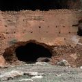 Ifri:Muraille protégeant au XVIIèSiècle l'accès à la grotte