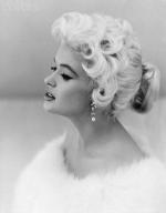 fur_white-portrait-1958-jayne_mansfield-the_sheriff_of_fractured_jaw-1-2