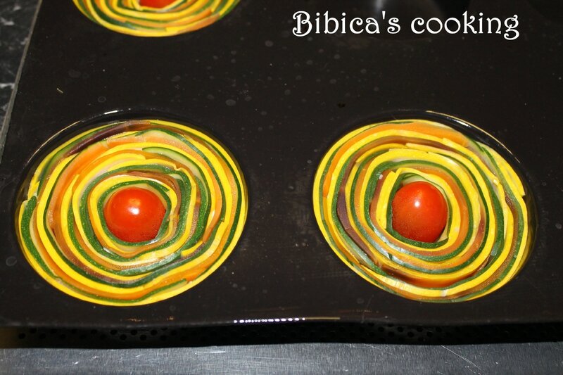 Clafoutis spirale courgettes-carottes gros plan avant cuisson
