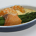Roulades de saumon aux asperges, sauce crevettes