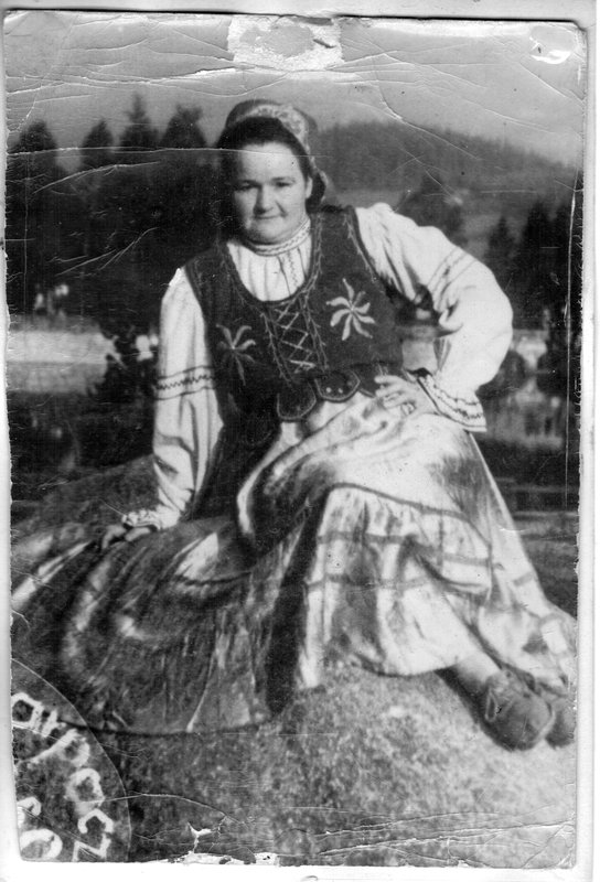 Mémé en costume polonais à Karpacz en 1950