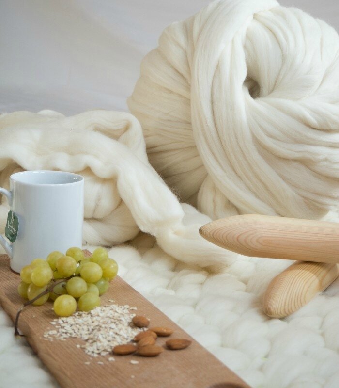 3xl-white-ball-of-yarn-100-merino-wool