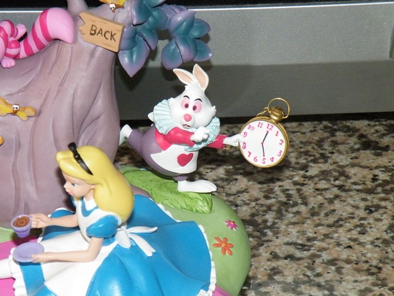 153eme Billet Ensemble Figurines Alice Au Pays Des Merveilles Notre Blog Disney