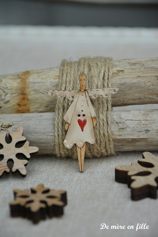 ange blanc coeur rouge