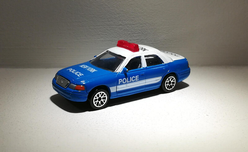Ford Crown Victoria (Realtoy) 01