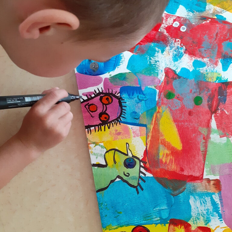 360-Personnages Animaux Monstres- Cache-cache peinture sur bois en maternelle (42)