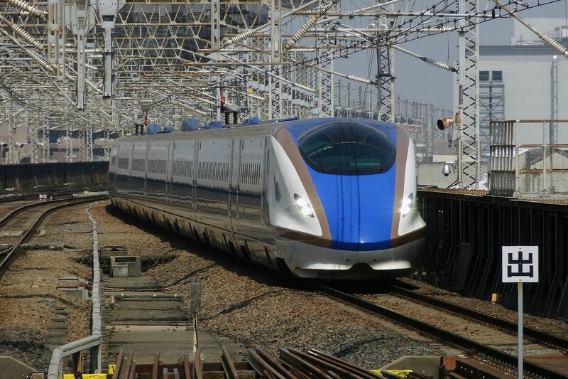 Shinkansen E7 Omiya