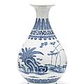 A blue and white bottle vase, yuhuchunping, daoguang seal mark and of the period (1821-1850)