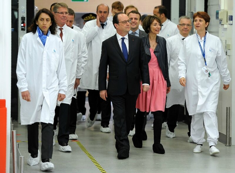 Francois-Hollande-accompagne-Marisol-Touraine-ministre-Sante-visite-site-production-insuline-Novo-Nordisk-Chartres-21-avril-2016_0_1400_1033