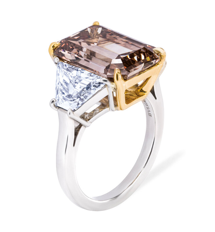 2019_GNV_17436_0122_000(coloured_diamond_and_diamond_ring_bulgari)