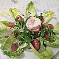  salade de cœur de laitue et mâche au fromage de chèvre chaud