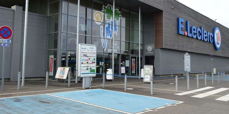 le-supermarche-est-ferme-jusqu-a-la-fin-des-travaux
