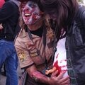 Rick et Laurie (The Walking Dead) et leur bébé, version zombie