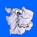 Déchet papier froissé chiffonné - déchets papiers - Recyclage papier Paper waste